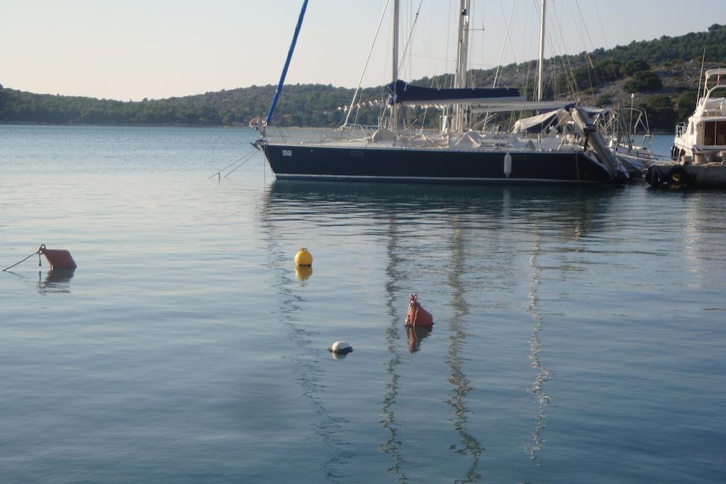 Apartments Pavlov Tisno Δωμάτιο φωτογραφία